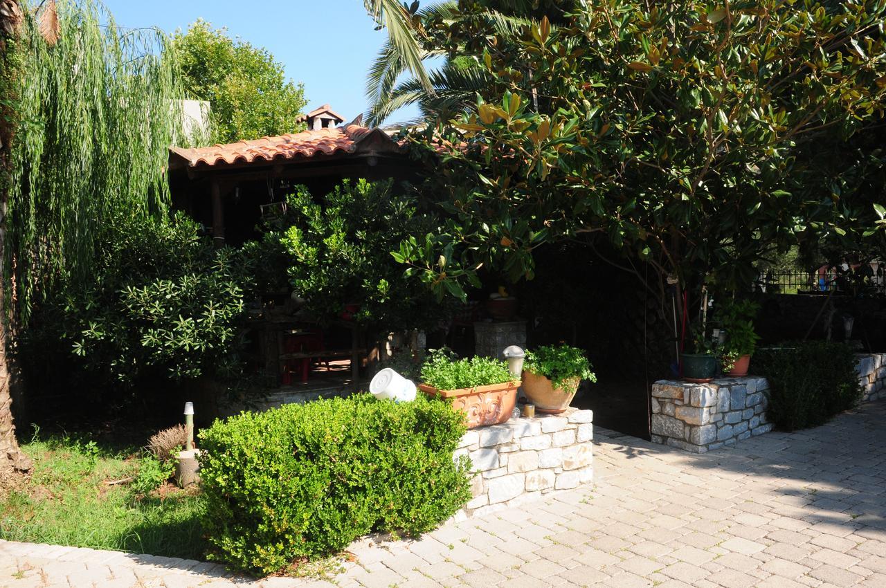 George Apartments Stoupa Stoúpa Exterior foto